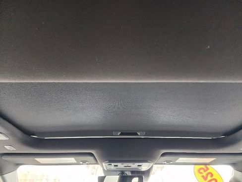 Used 2025 Toyota Tacoma Limited image 31