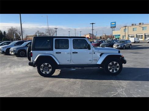 Used 2022 Jeep Wrangler Unlimited Sahara image 9