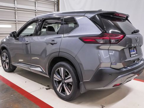 Used 2023 Nissan Rogue SL FWD image 8