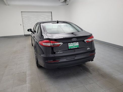 Used 2020 Ford Fusion SE image 6