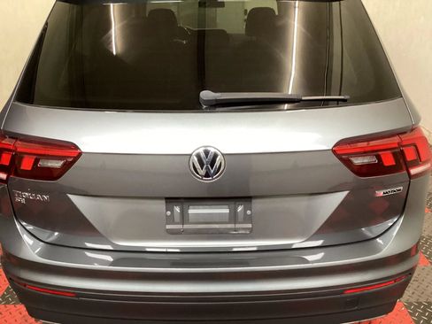 Used 2019 Volkswagen Tiguan SE w/ Panoramic Sunroof Package AWD/4WD image 23