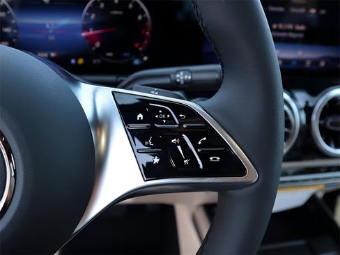 New 2026 Mercedes-Benz GLA 250 4MATIC image 33