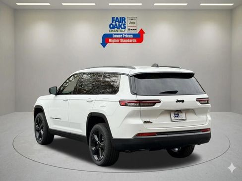 New 2025 Jeep Grand Cherokee L Laredo image 8