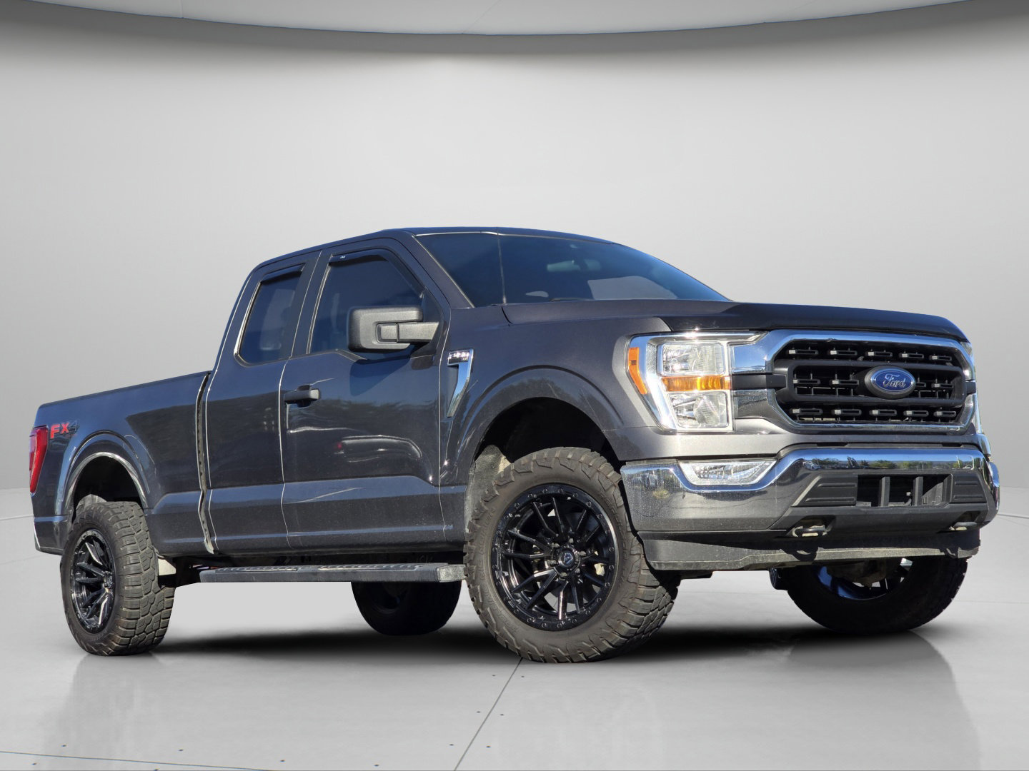 Used 2021 Ford F150 XLT w/ Trailer Tow Package AWD/4WD image 2