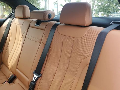 Used 2023 BMW 530i w/ Premium Package image 13