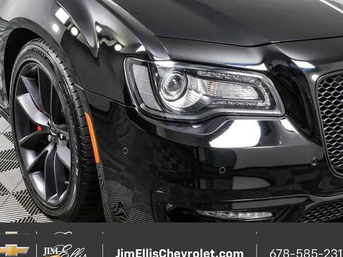 Used 2023 Chrysler 300 C image 37