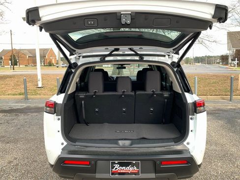 New 2026 Nissan Pathfinder SV image 5