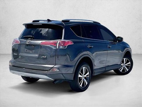 Used 2017 Toyota RAV4 XLE FWD image 2