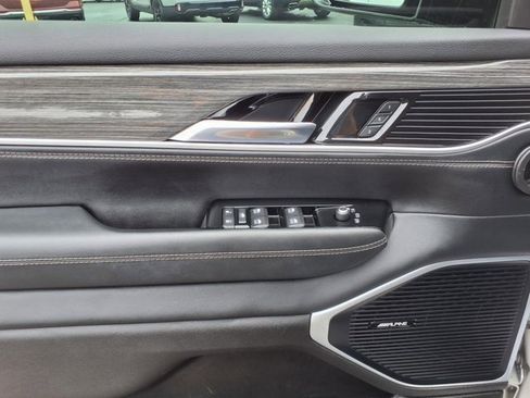 Used 2022 Jeep Wagoneer Series III w/ Flexible Seating Group image 3