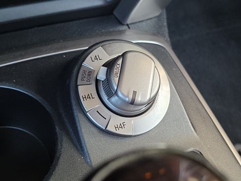 Used 2020 Toyota 4Runner Limited AWD/4WD image 27