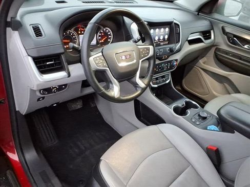 Used 2023 GMC Terrain SLT image 3