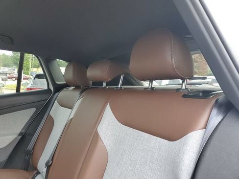 Certified 2025 Volkswagen ID.4 Pro RWD image 9