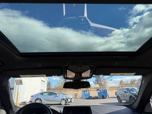 Used 2018 BMW 530e image 22