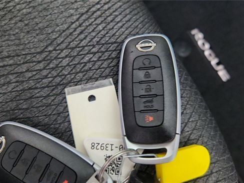 New 2026 Nissan Rogue SV image 27