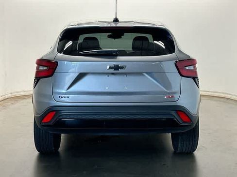 Used 2025 Chevrolet Trax RS FWD image 4