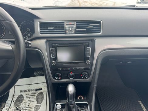 Used 2015 Volkswagen Passat 1.8T Limited Edition image 11