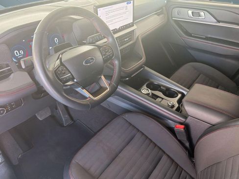 Certified 2025 Ford Explorer ST-Line w/ ST-Line Street Pack image 4