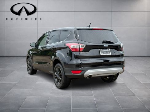 Used 2017 Ford Escape SE FWD image 5