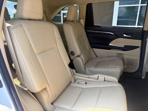 Used 2015 Toyota Highlander Limited Platinum AWD/4WD image 42