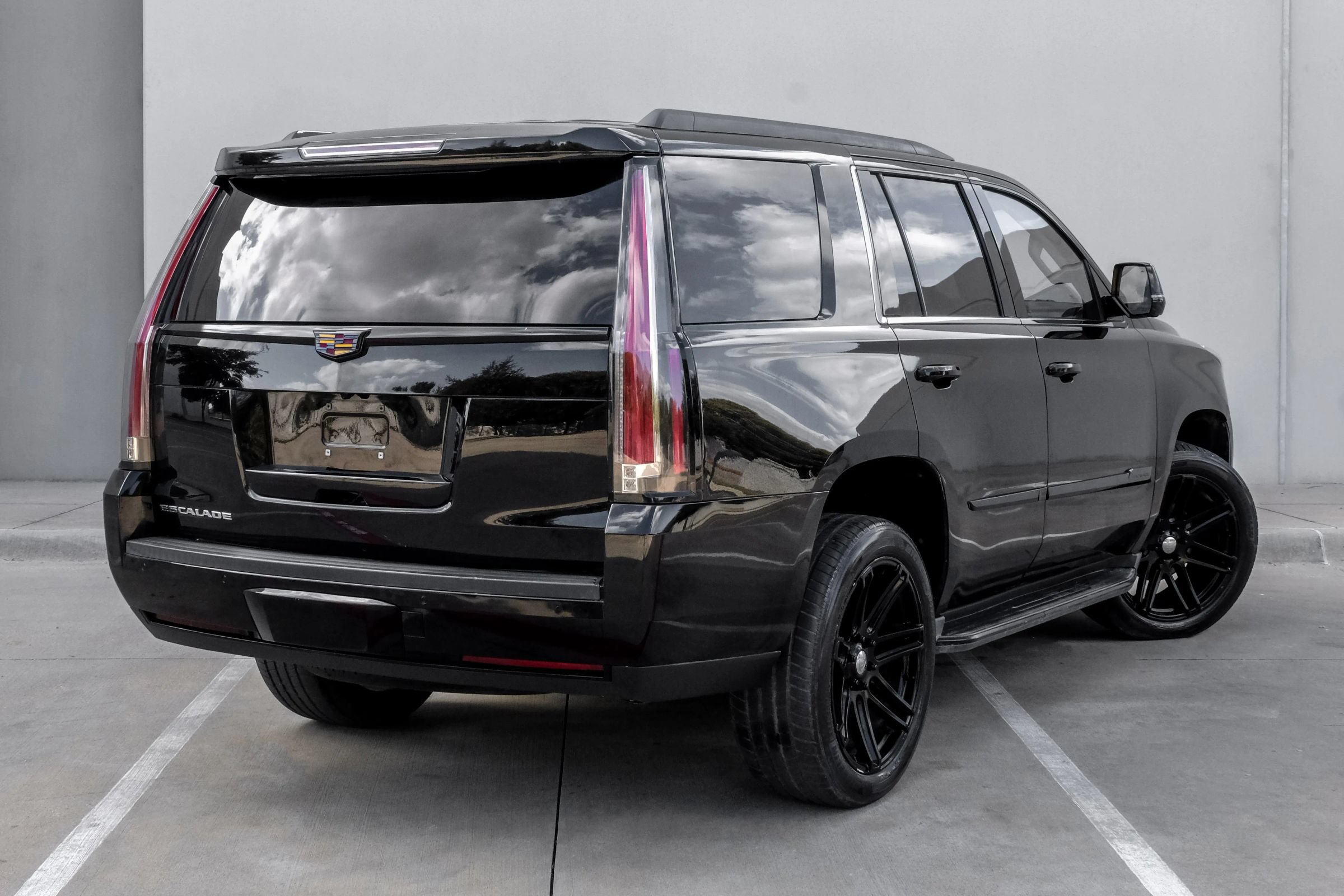 Used 2016 Cadillac Escalade Luxury AWD/4WD image 10
