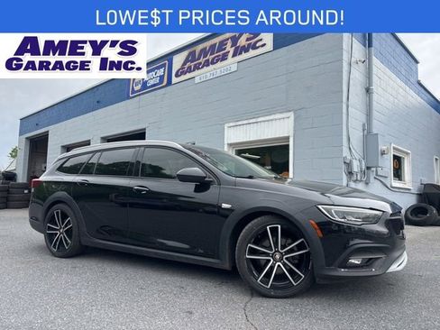 Used 2018 Buick Regal Essence w/ Driver Confidence Package #1 AWD/4WD image 1