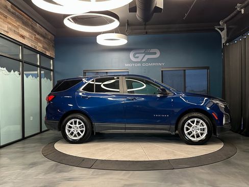 Used 2023 Chevrolet Equinox LT image 2