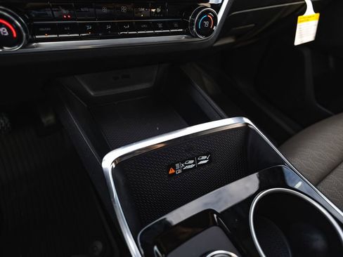 New 2026 Chevrolet Equinox LT w/ Convenience Package II image 17