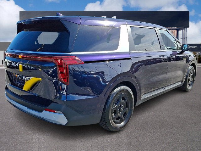 Certified 2026 Kia Carnival FWD image 6