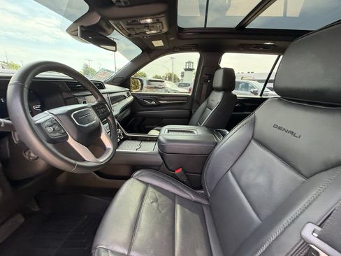 Used 2023 GMC Yukon Denali w/ Max Trailering Package AWD/4WD image 4