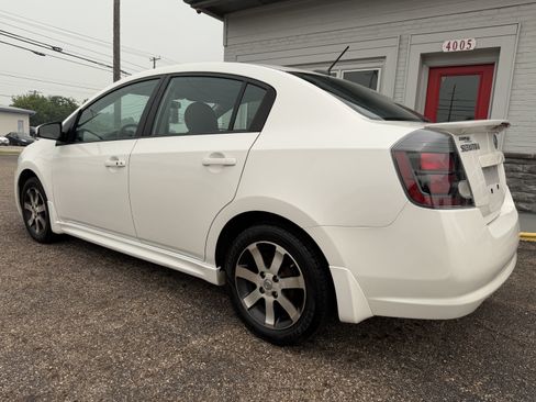 Used 2012 Nissan Sentra 2.0 SR w/ Special Edition Pkg FWD image 3