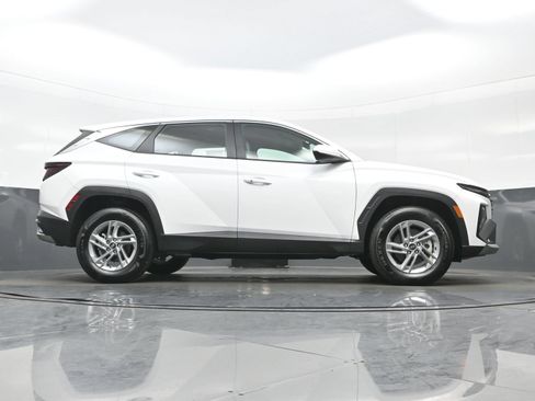 Used 2025 Hyundai Tucson SE AWD/4WD image 33