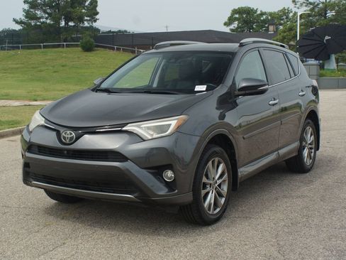 Used 2017 Toyota RAV4 Platinum w/ All Weather Liner Package AWD/4WD image 25
