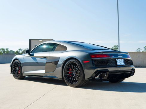 Used 2020 Audi R8 V10 w/ Carbon Exterior Package image 7