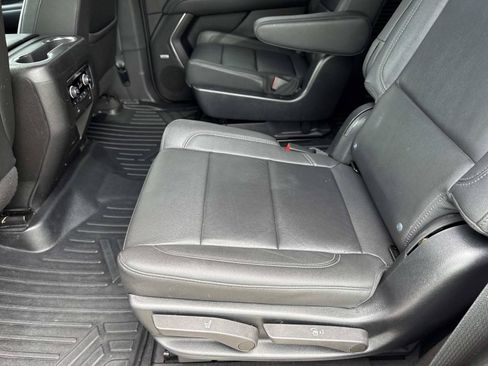 Used 2022 Chevrolet Tahoe LT w/ Luxury Package RWD image 10
