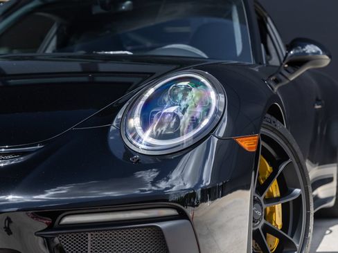 Certified 2018 Porsche 911 GT3 RWD image 20
