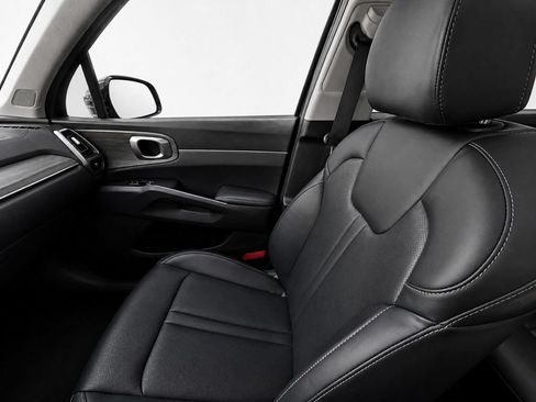 Certified 2023 Kia Sorento S w/ Panoramic Sunroof Package AWD/4WD image 31