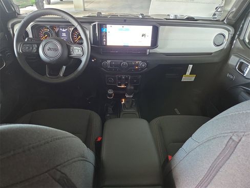 New 2025 Jeep Gladiator Sport image 17