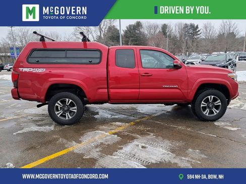 Used 2018 Toyota Tacoma TRD Sport image 5