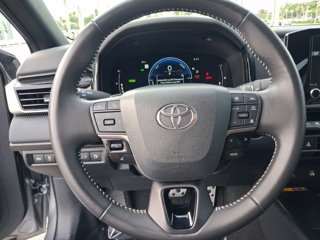 Used 2025 Toyota Camry SE FWD image 17