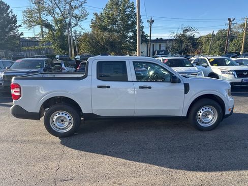 New 2025 Ford Maverick XL image 4