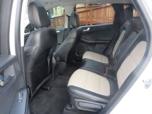 Used 2021 Ford Escape Titanium w/ Titanium Elite Package image 27