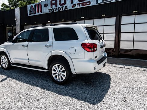 Used 2014 Toyota Sequoia Platinum AWD/4WD image 6
