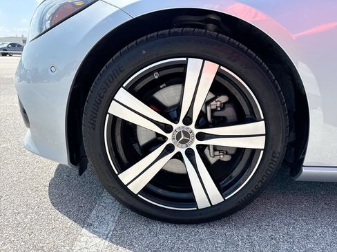 Used 2025 Mercedes-Benz C 300 Sedan image 19
