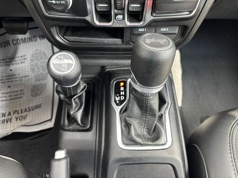 Used 2023 Jeep Wrangler Unlimited Sport AWD/4WD image 25