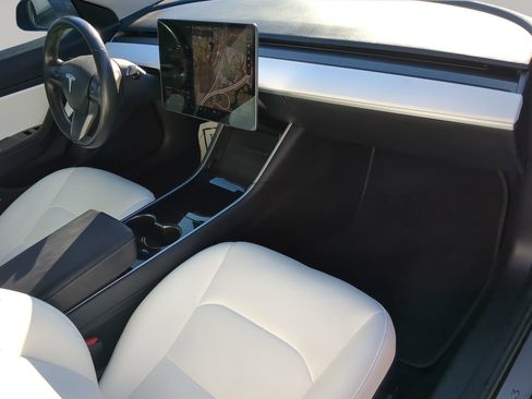 Used 2018 Tesla Model 3 Long Range image 40