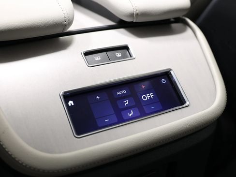 Used 2025 Lincoln Navigator Reserve AWD/4WD image 70