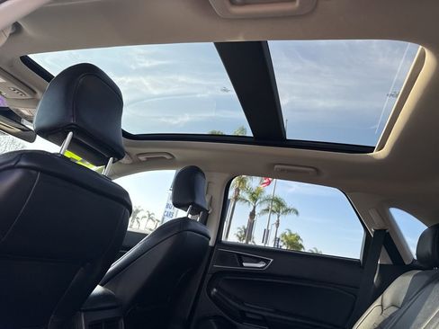 Used 2024 Ford Edge SEL w/ Convenience Package image 9