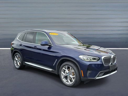 Used 2023 BMW X3 xDrive30i w/ Premium Package AWD/4WD image 2