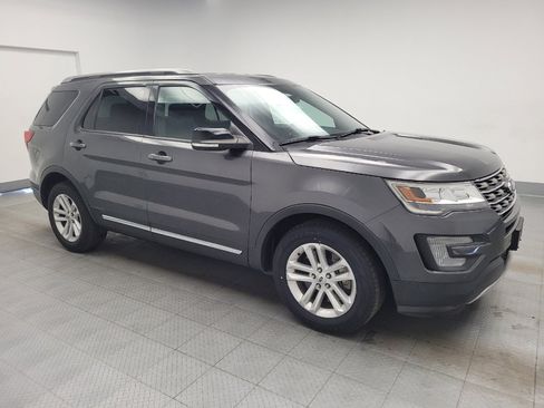 Used 2017 Ford Explorer XLT w/ Equipment Group 202A image 11