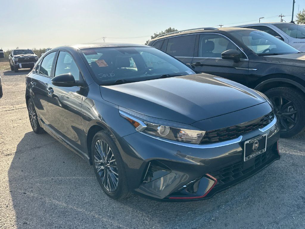 Used 2024 Kia Forte GT-Line w/ GT-Line Premium Package FWD image 2